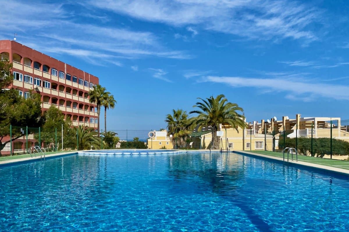 Apartmán s presklenou terasou a výhľadom na more v komplexe Torresol, La Mata, Španielsko - 2