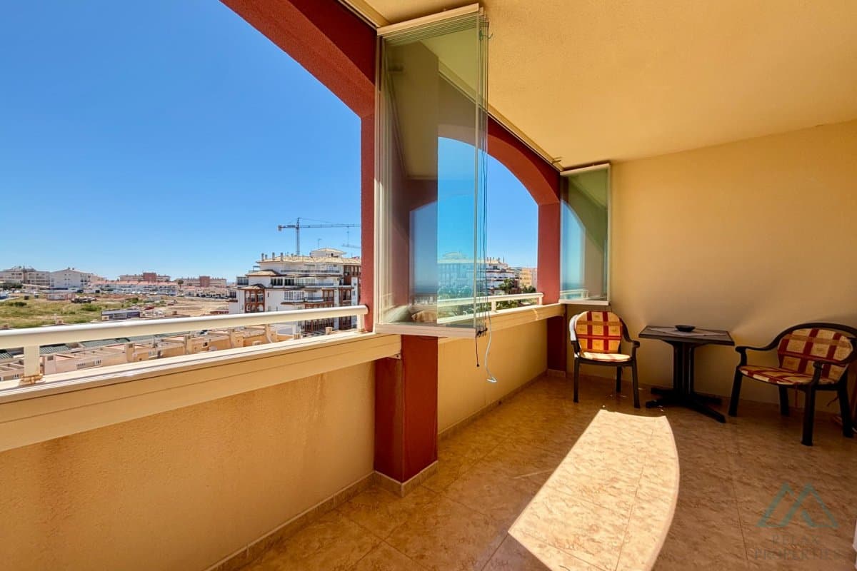 Apartmán s presklenou terasou a výhľadom na more v komplexe Torresol, La Mata, Španielsko - foto 23