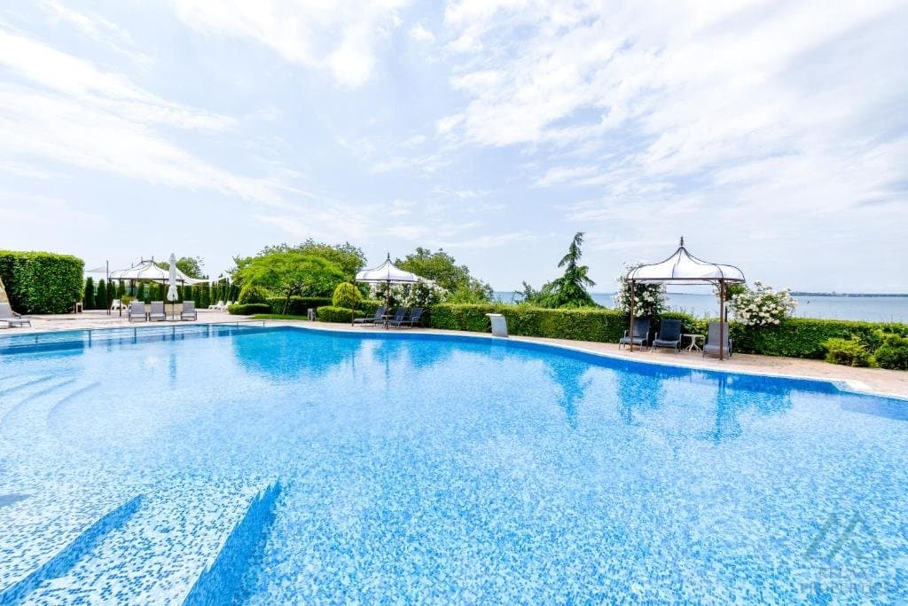 Krásny štúdiový apartmán v prvej línii pri mori, luxusný komplex Royal Bay, Sveti Vlas, Bulharsko - 3