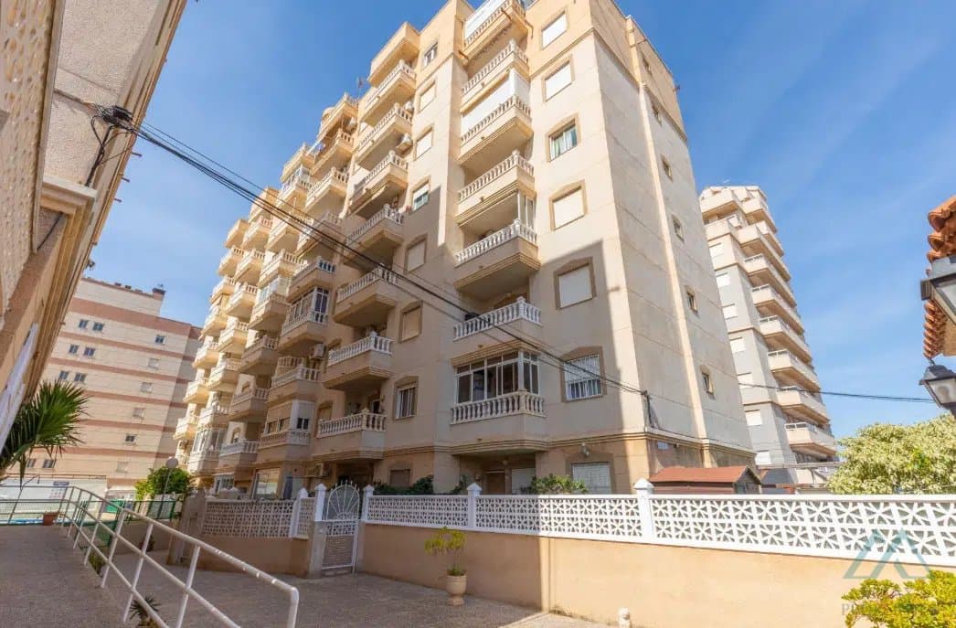 Atraktívny apartmán s výhľadom v žiadanej lokalite Nueva Torrevieja - foto 15