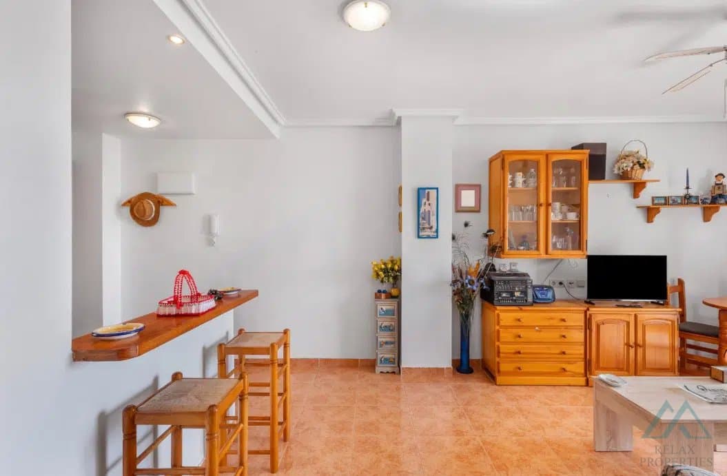 Atraktívny apartmán s výhľadom v žiadanej lokalite Nueva Torrevieja - 4