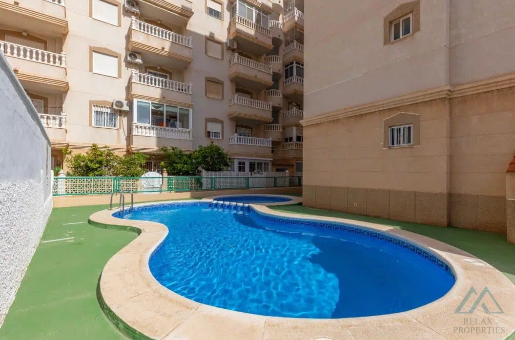 Atraktívny apartmán s výhľadom v žiadanej lokalite Nueva Torrevieja - foto 12
