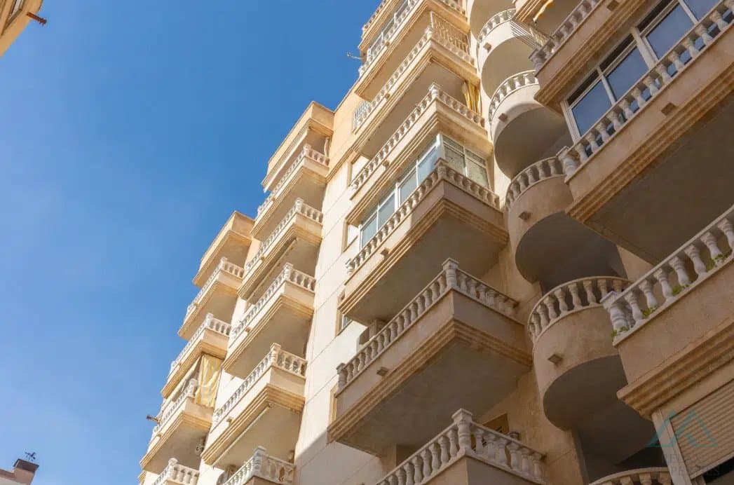 Atraktívny apartmán s výhľadom v žiadanej lokalite Nueva Torrevieja - foto 14