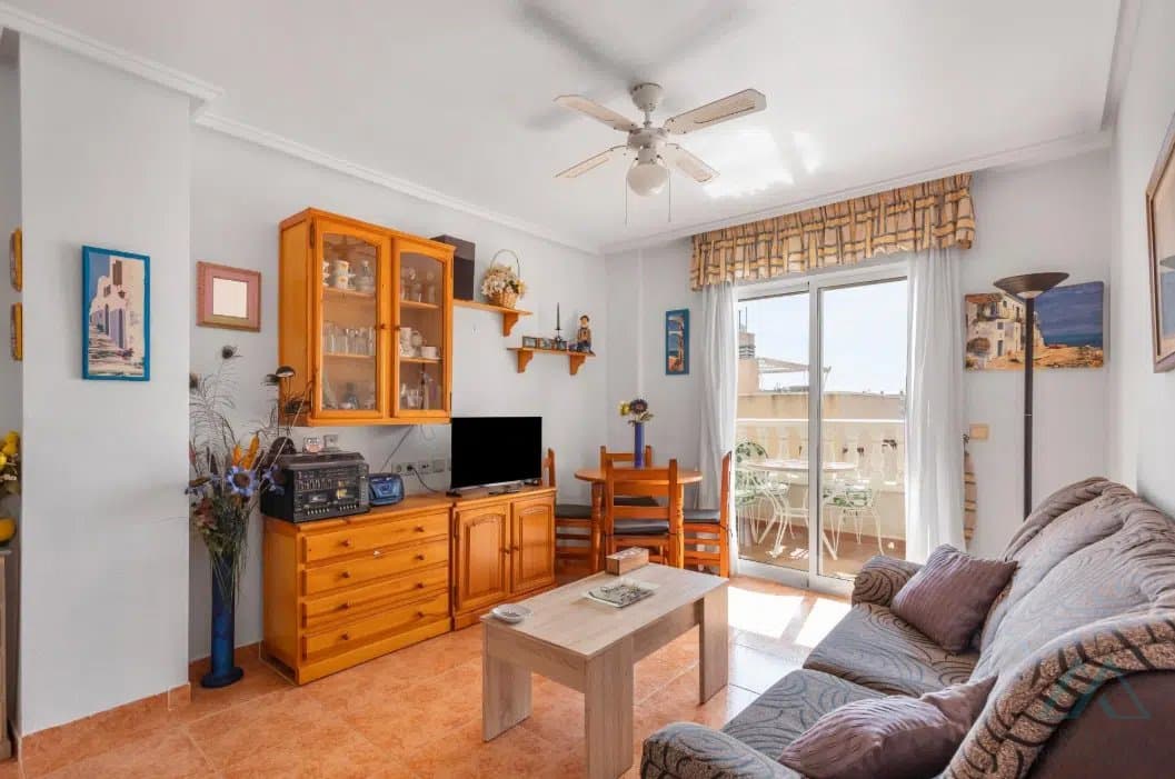 Atraktívny apartmán s výhľadom v žiadanej lokalite Nueva Torrevieja - foto 6