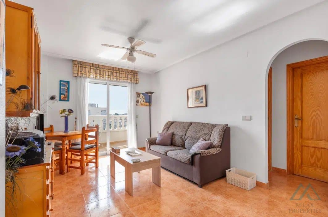 Atraktívny apartmán s výhľadom v žiadanej lokalite Nueva Torrevieja - foto 7