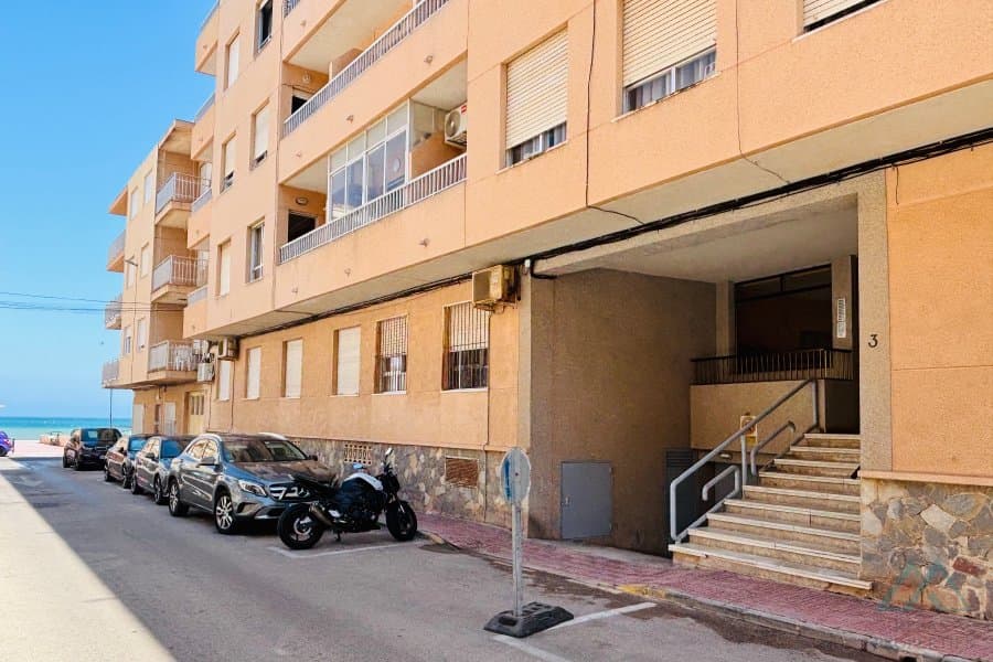 Apartmán v prvej línii top lokalita La Mata s výhľadom na more, len 85 m od pláže - foto 10