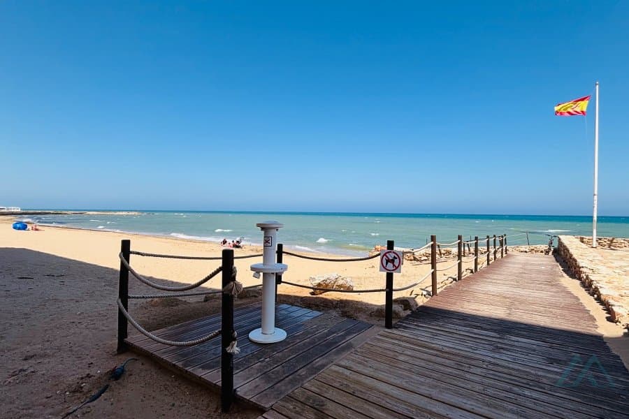Apartmán v prvej línii top lokalita La Mata s výhľadom na more, len 85 m od pláže - 2