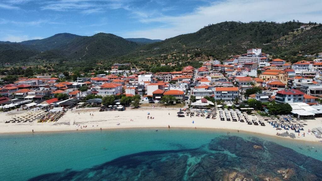 Luxusný apartmán 59 m² len 30 m od mora, Sarti – Sithonia, Chalkidiki, Grécko - foto 1