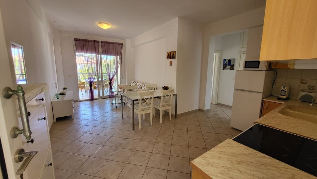 Praktický 3-izbový apartmán v obľúbenom Pefkochori, Chalkidiki - foto 1